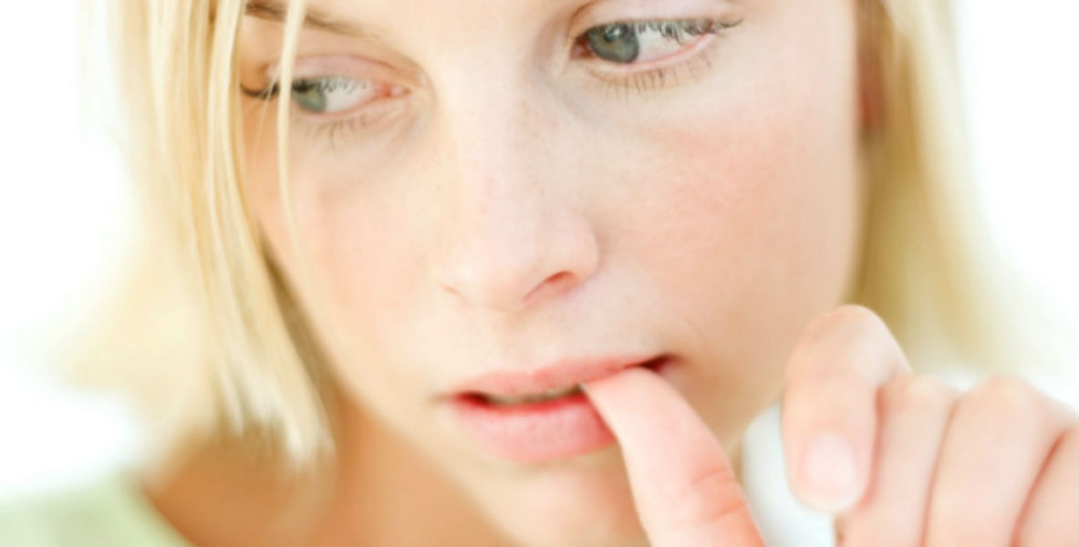 Onicofagia: come smettere di rosicchiarsi le unghie