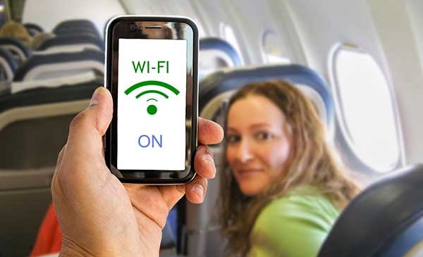 Cellulari acceso in aereo