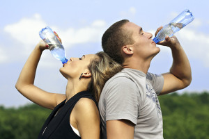 Bere troppa acqua durante lo sport