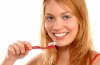La pulizia dei denti per combattere la placca batterica