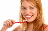 La pulizia dei denti per combattere la placca batterica