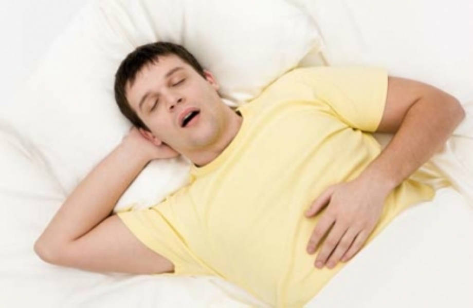 Respirare a bocca aperta in posizione supina: perché succede?