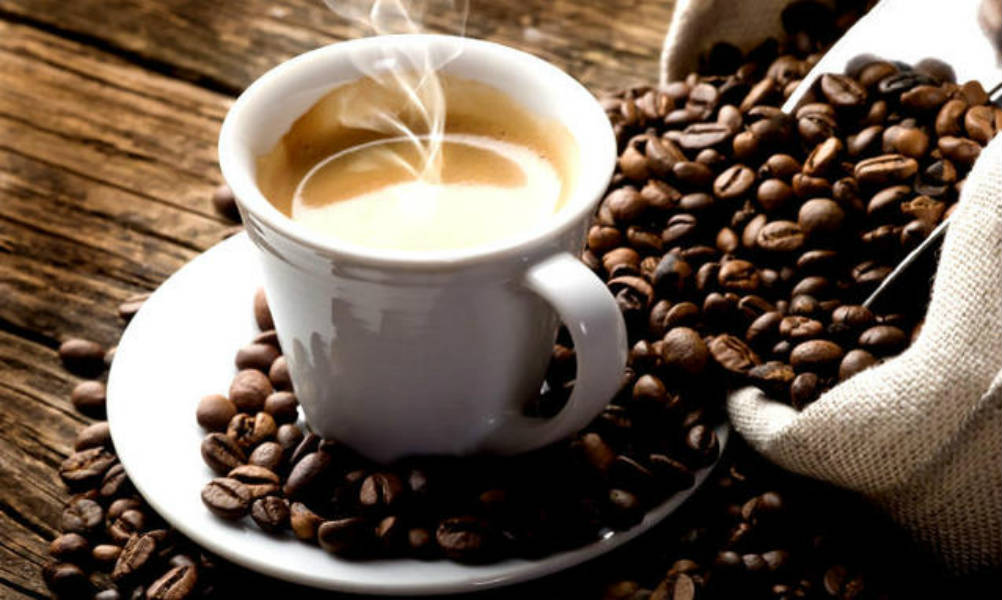 Perché il caffè è dannoso per chi soffre di emorroidi? 