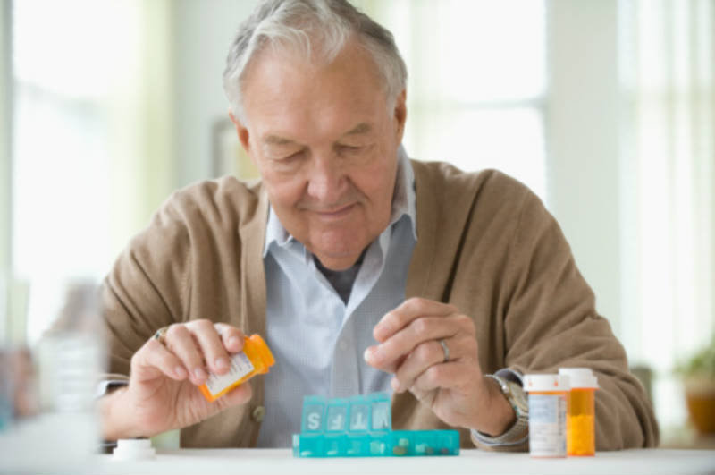Farmaci generici: cura degli anziani e ruolo degli eccipienti
